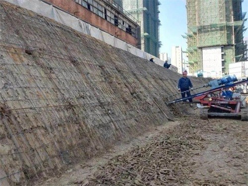 昆都仑建筑边坡支护