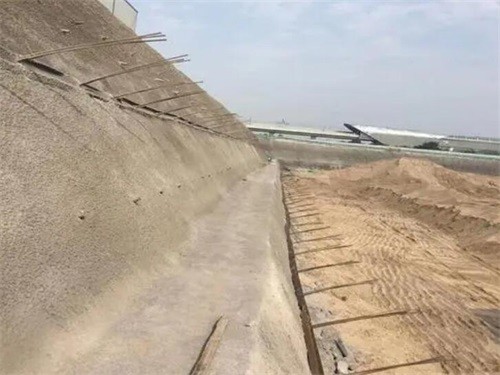 昆都仑河道边坡加固